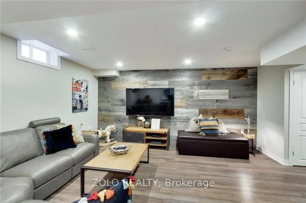 170 Palacebeach Trail, #20
