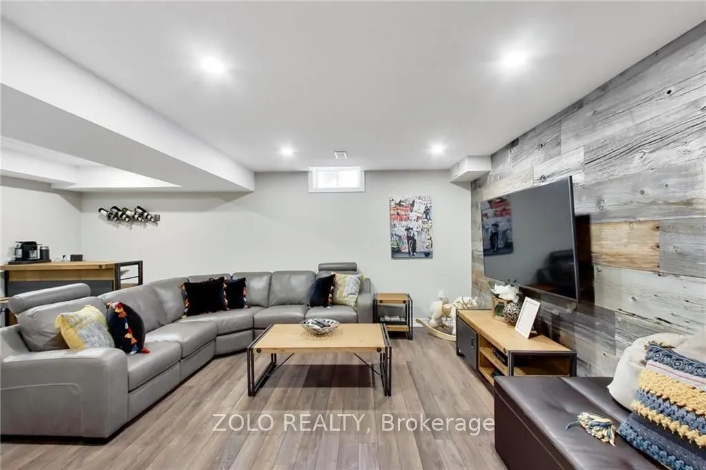 170 Palacebeach Trail, #20
