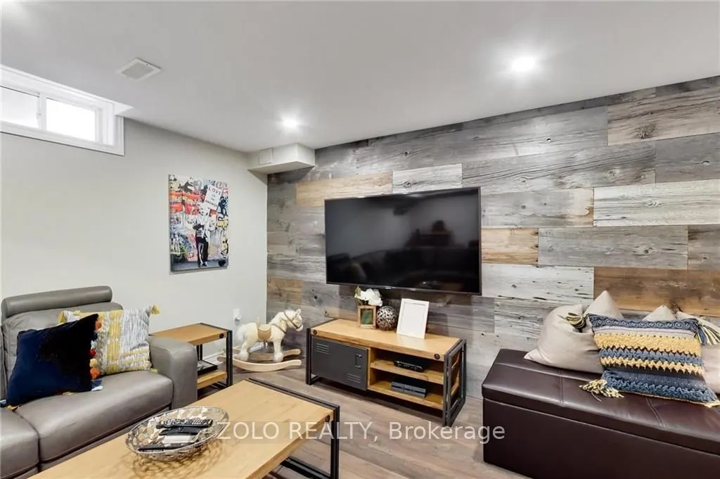 170 Palacebeach Trail, #20