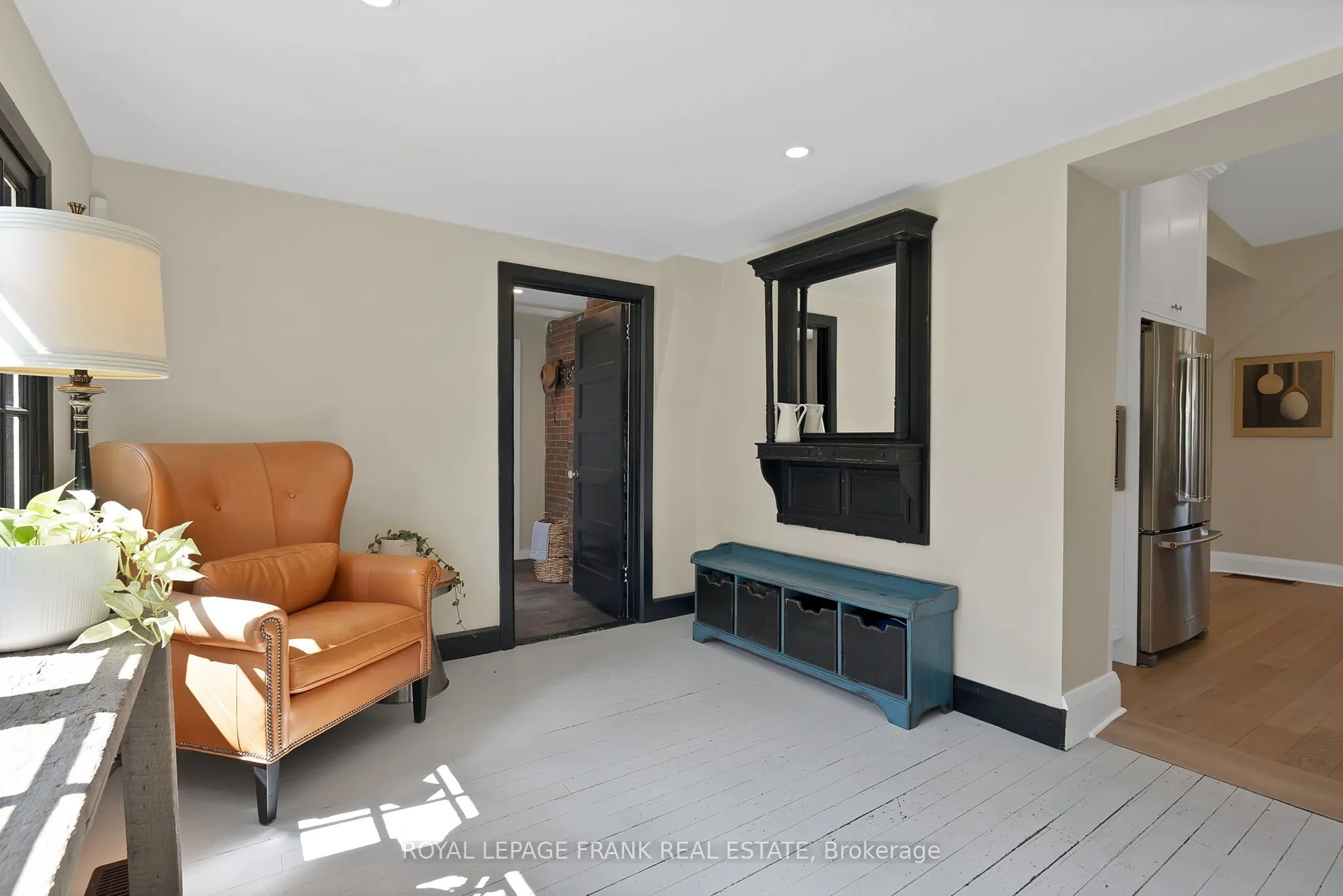 5 Glenelg Street E