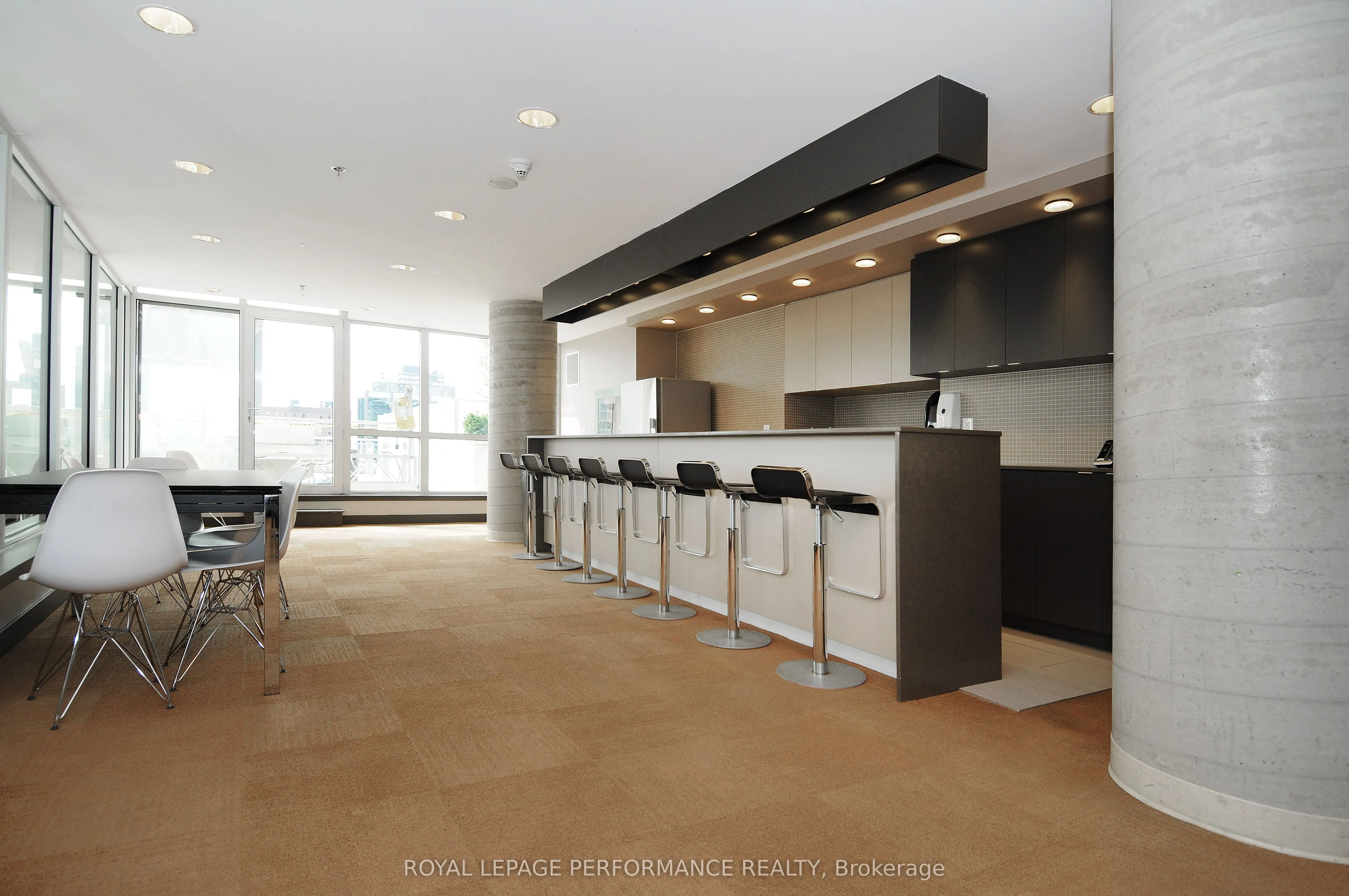 324 Laurier Avenue W, #1403