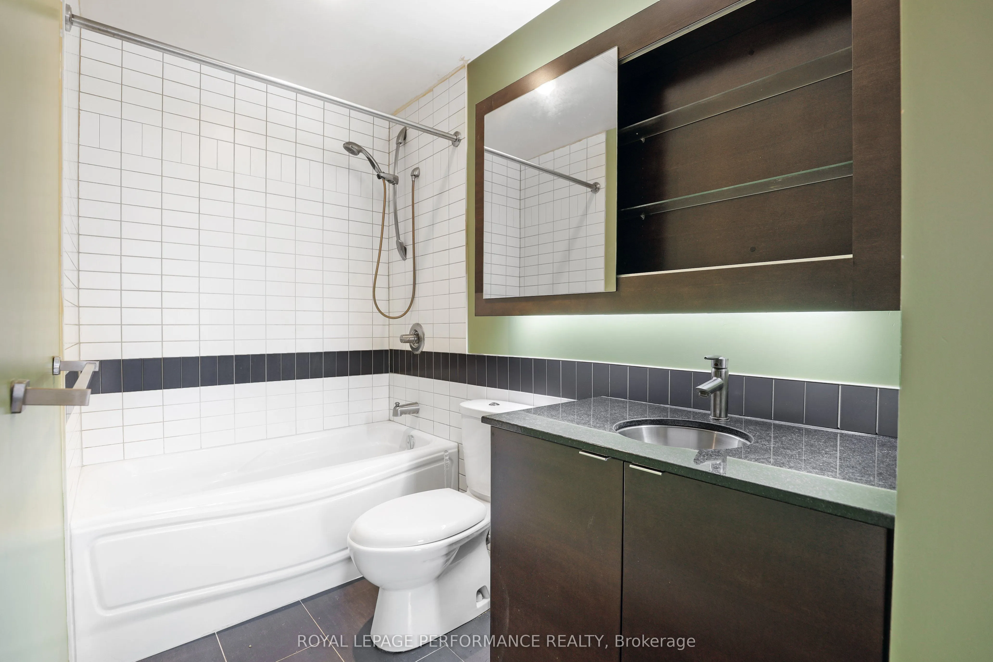324 Laurier Avenue W, #1403