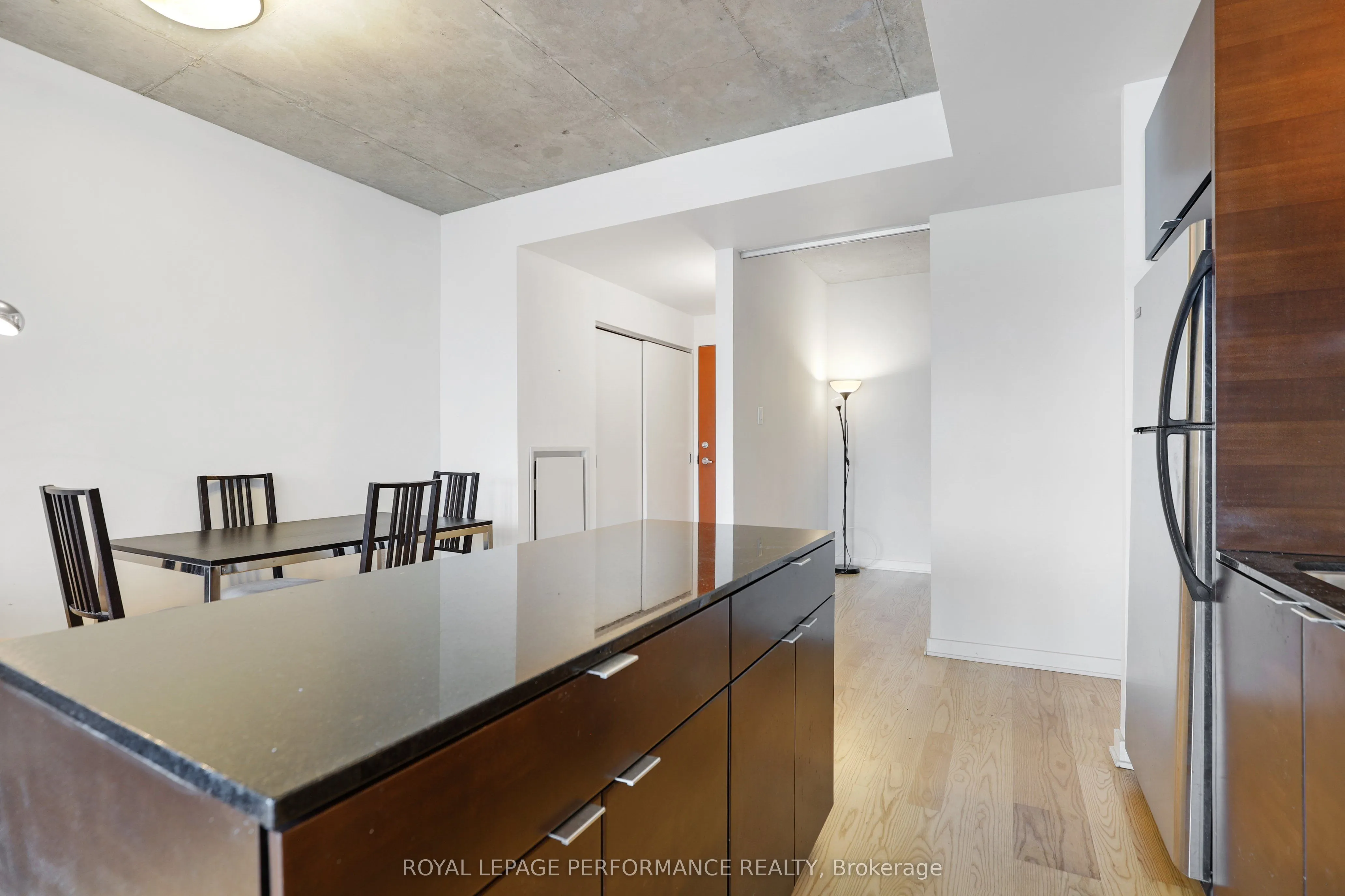 324 Laurier Avenue W, #1403