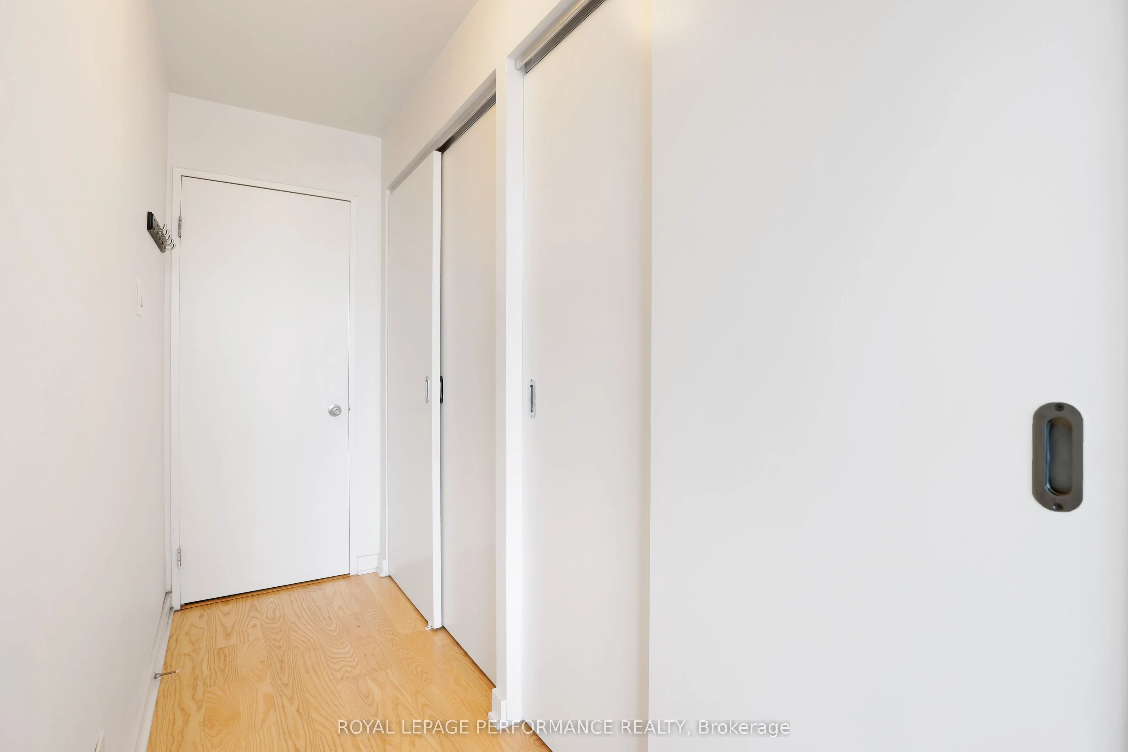 324 Laurier Avenue W, #1403