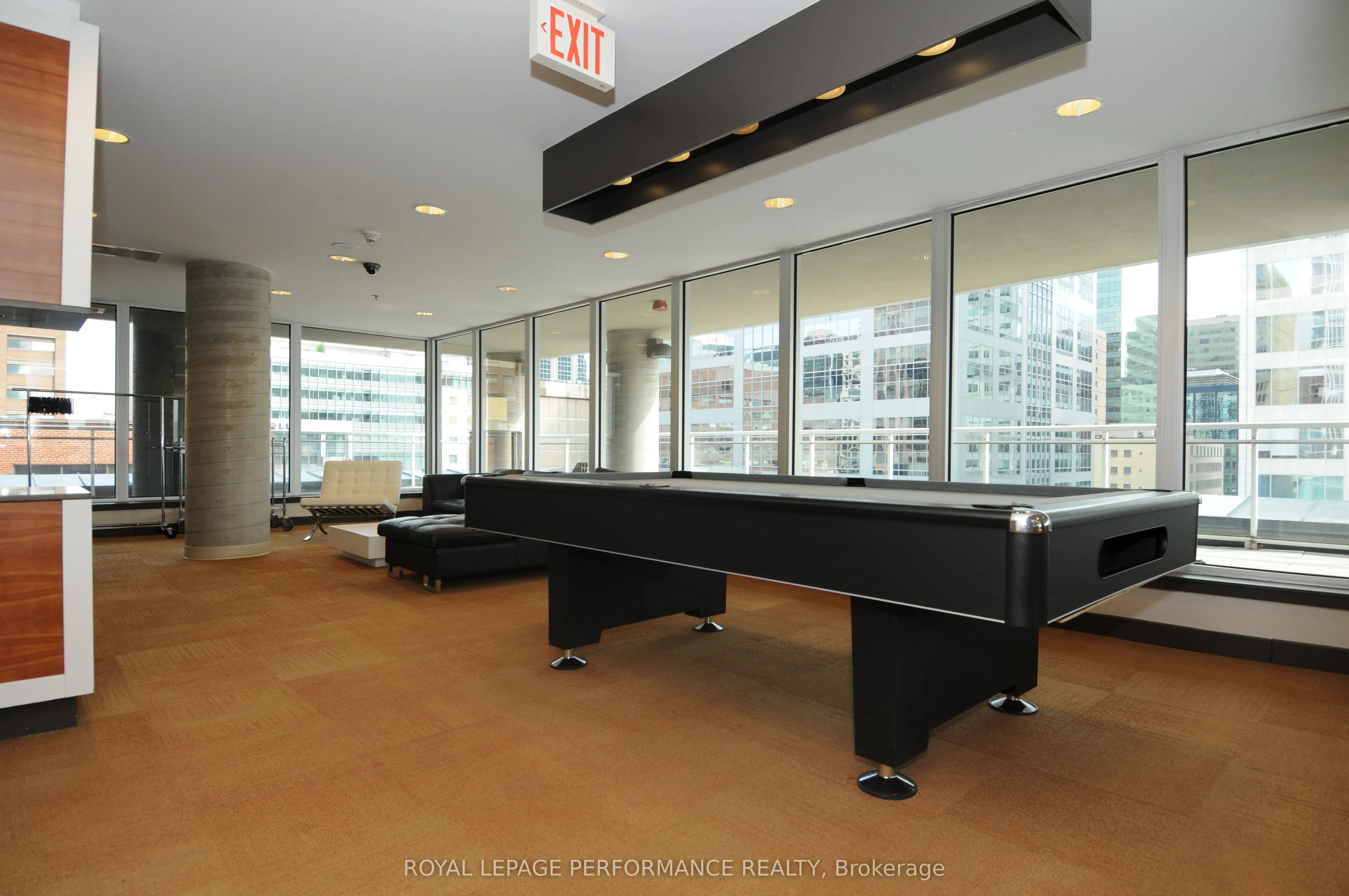 324 Laurier Avenue W, #1403