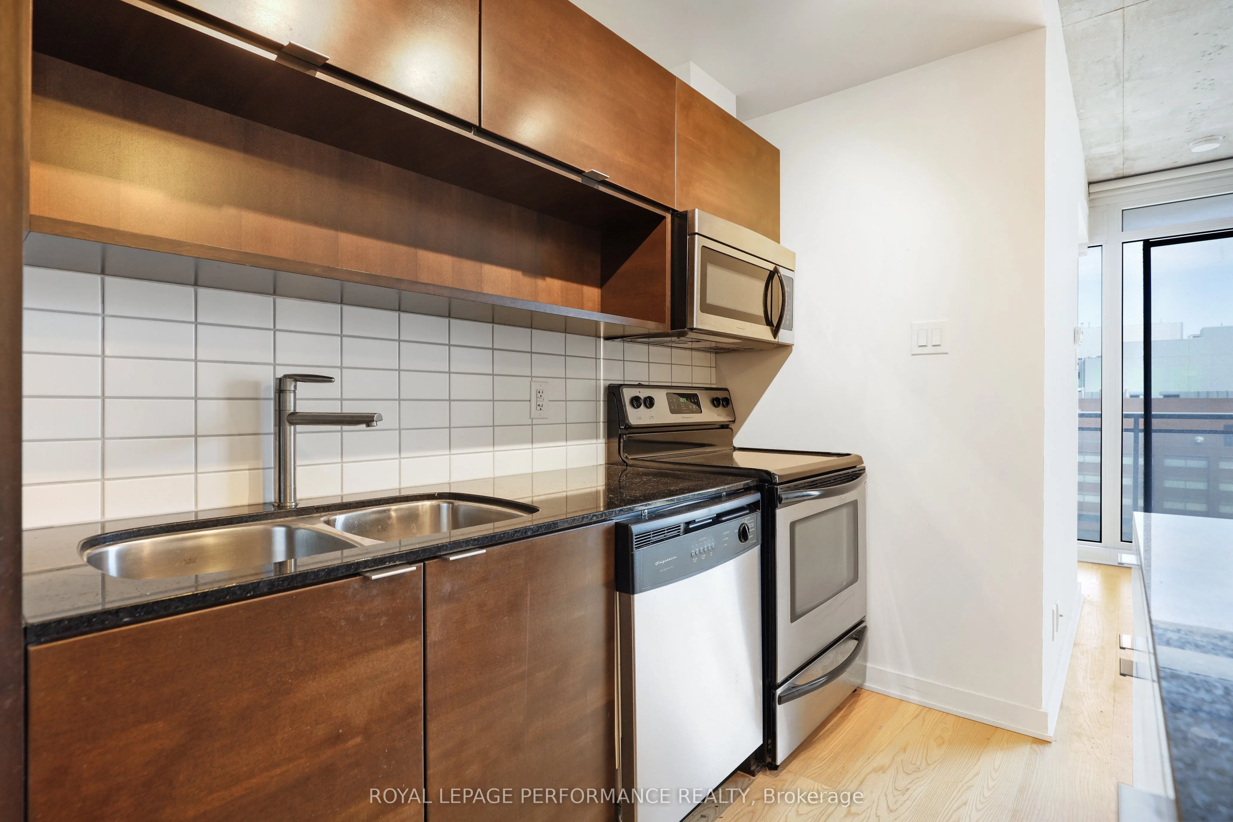 324 Laurier Avenue W, #1403