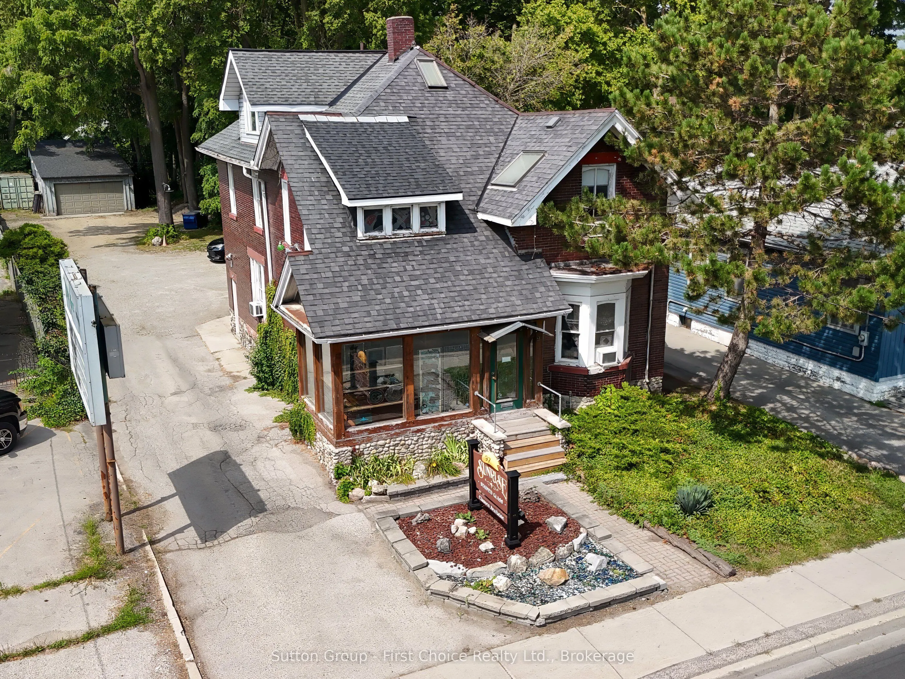 97 Wharncliffe Road S