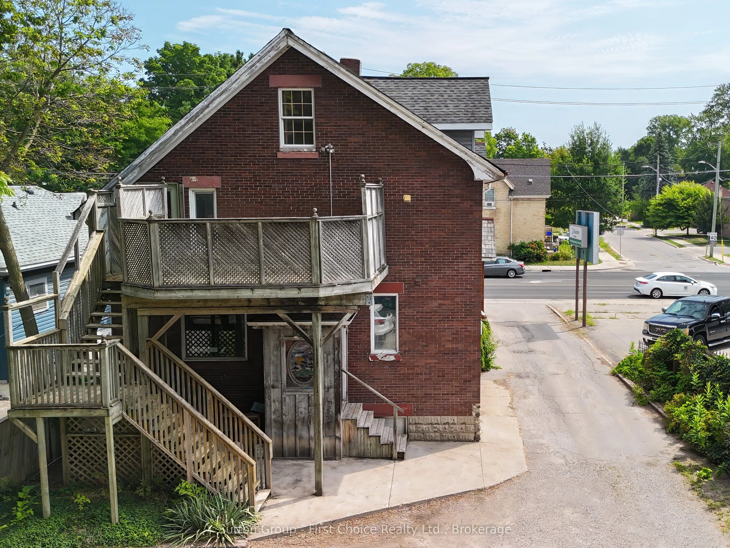 97 Wharncliffe Road S