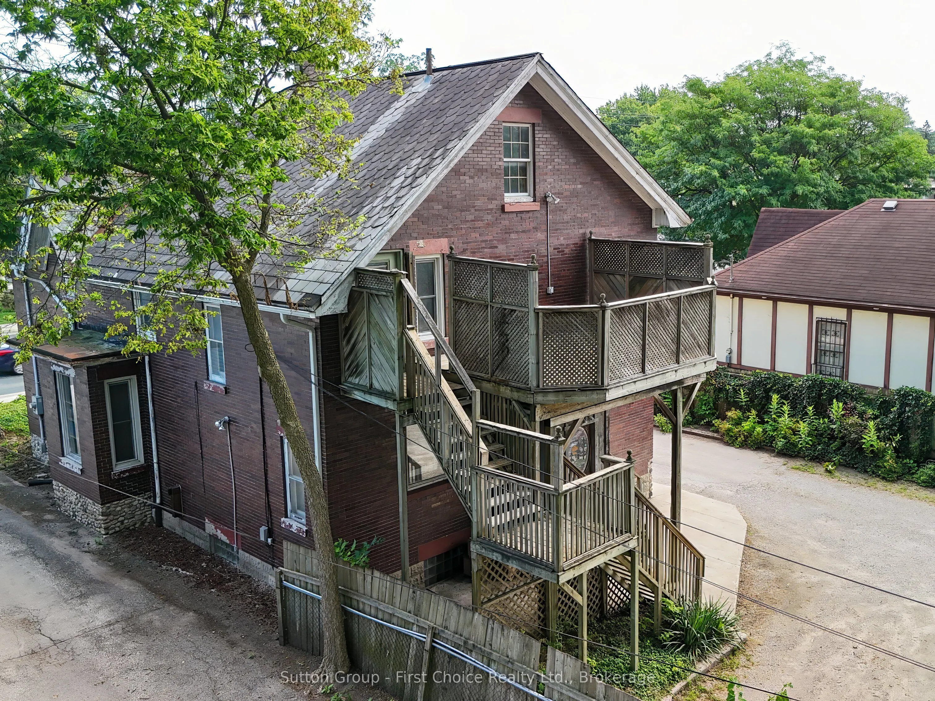 97 Wharncliffe Road S