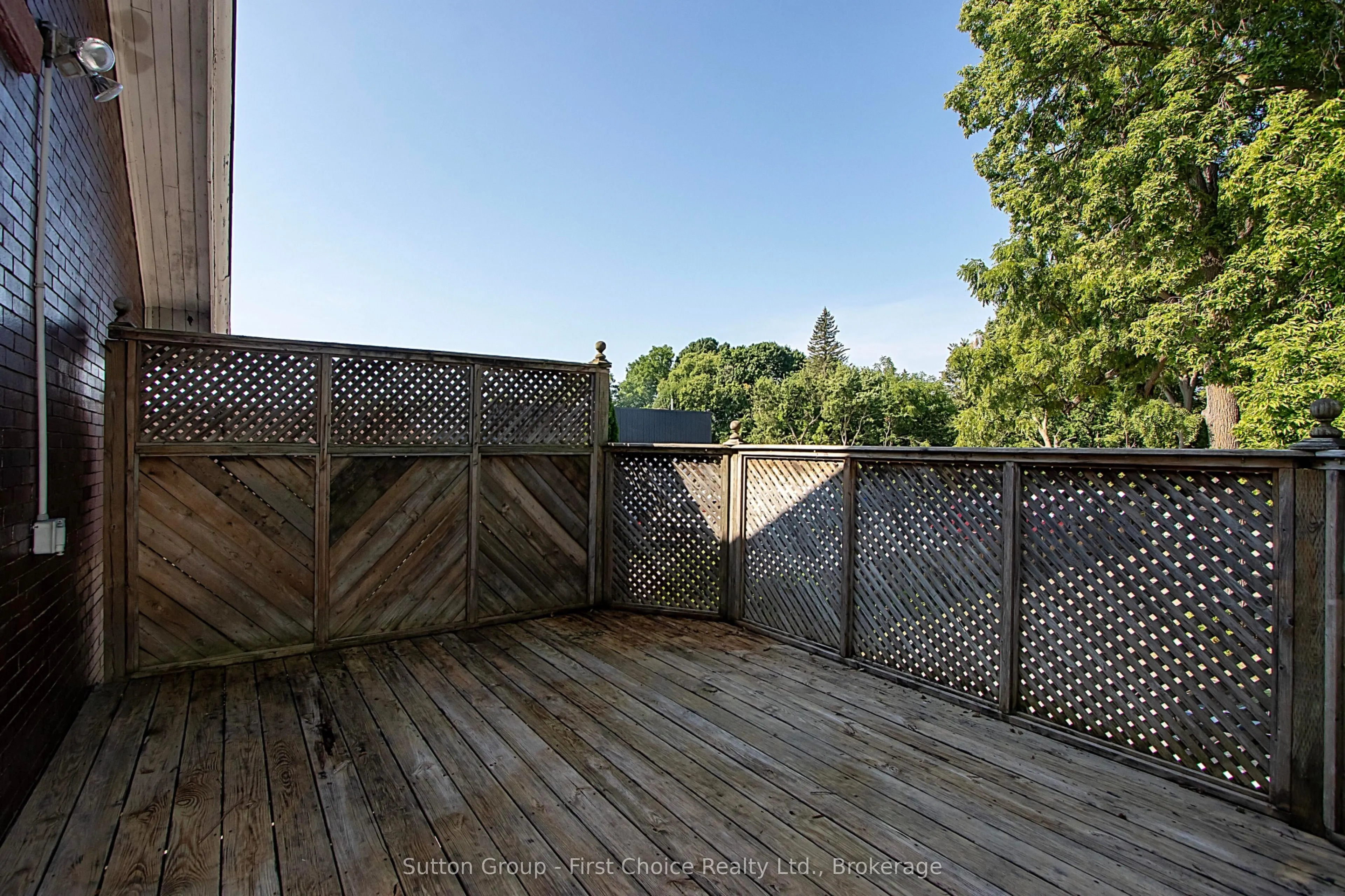97 Wharncliffe Road S