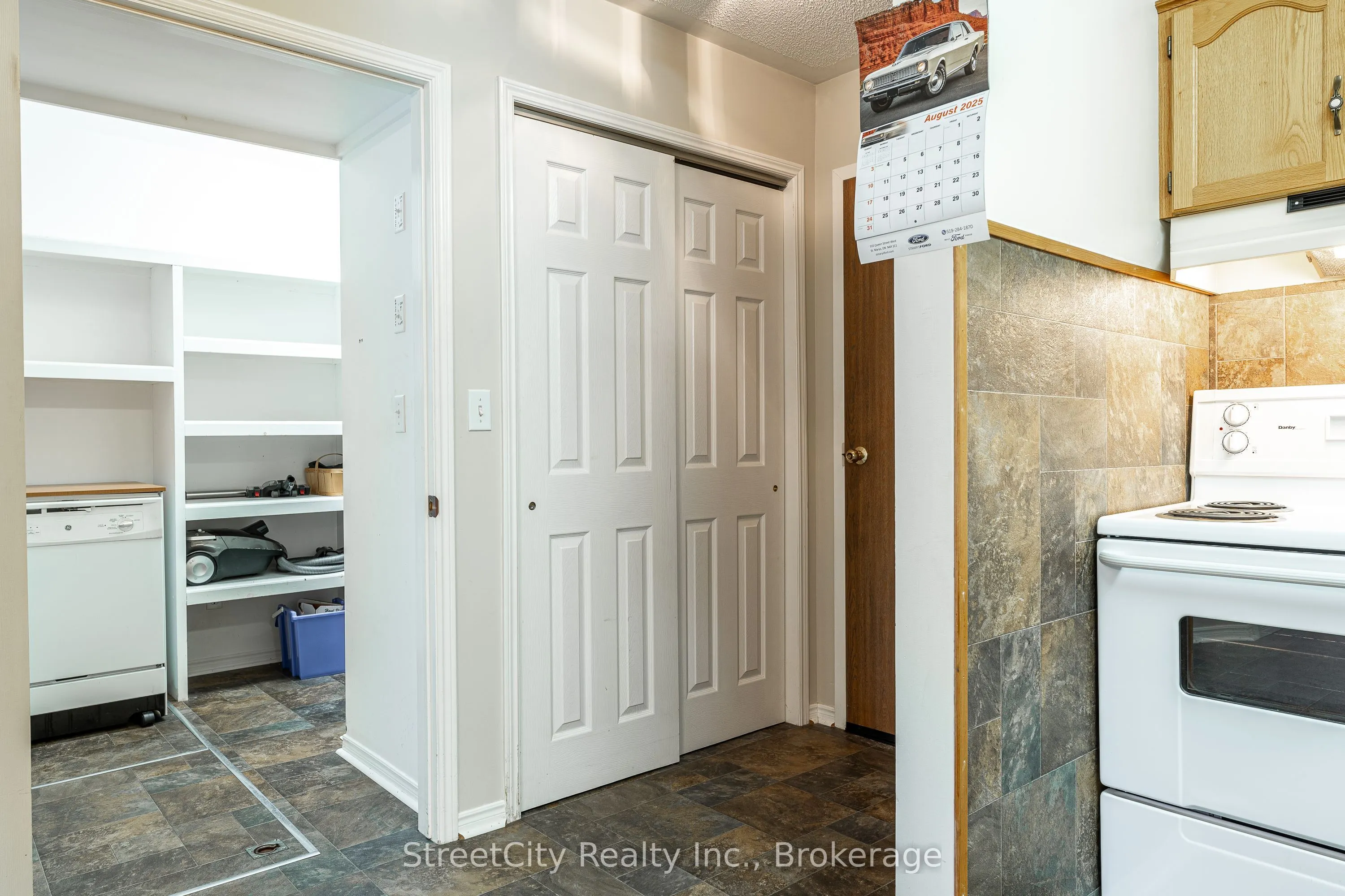 300 John Street S, #23