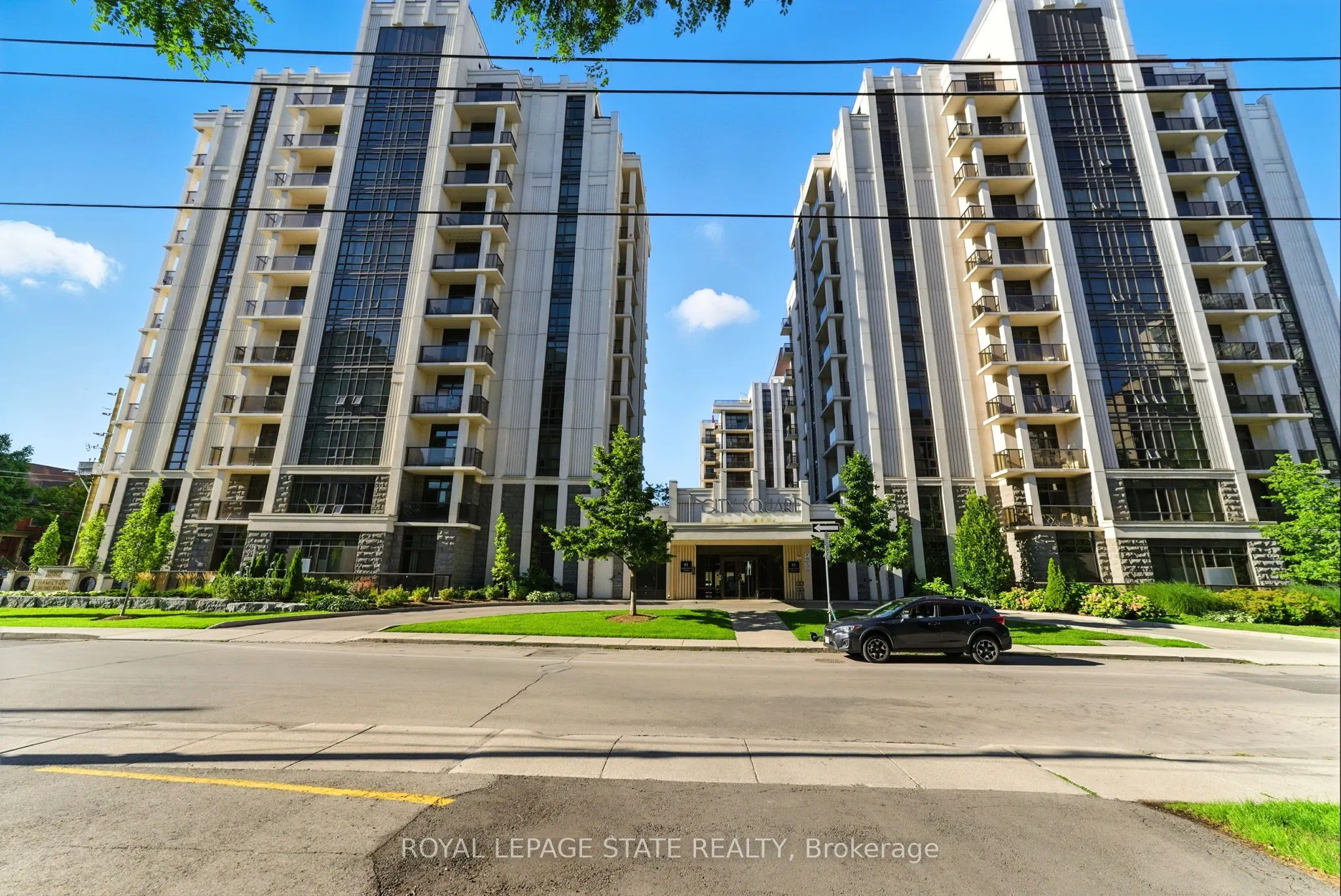 81 Robinson Street, #709