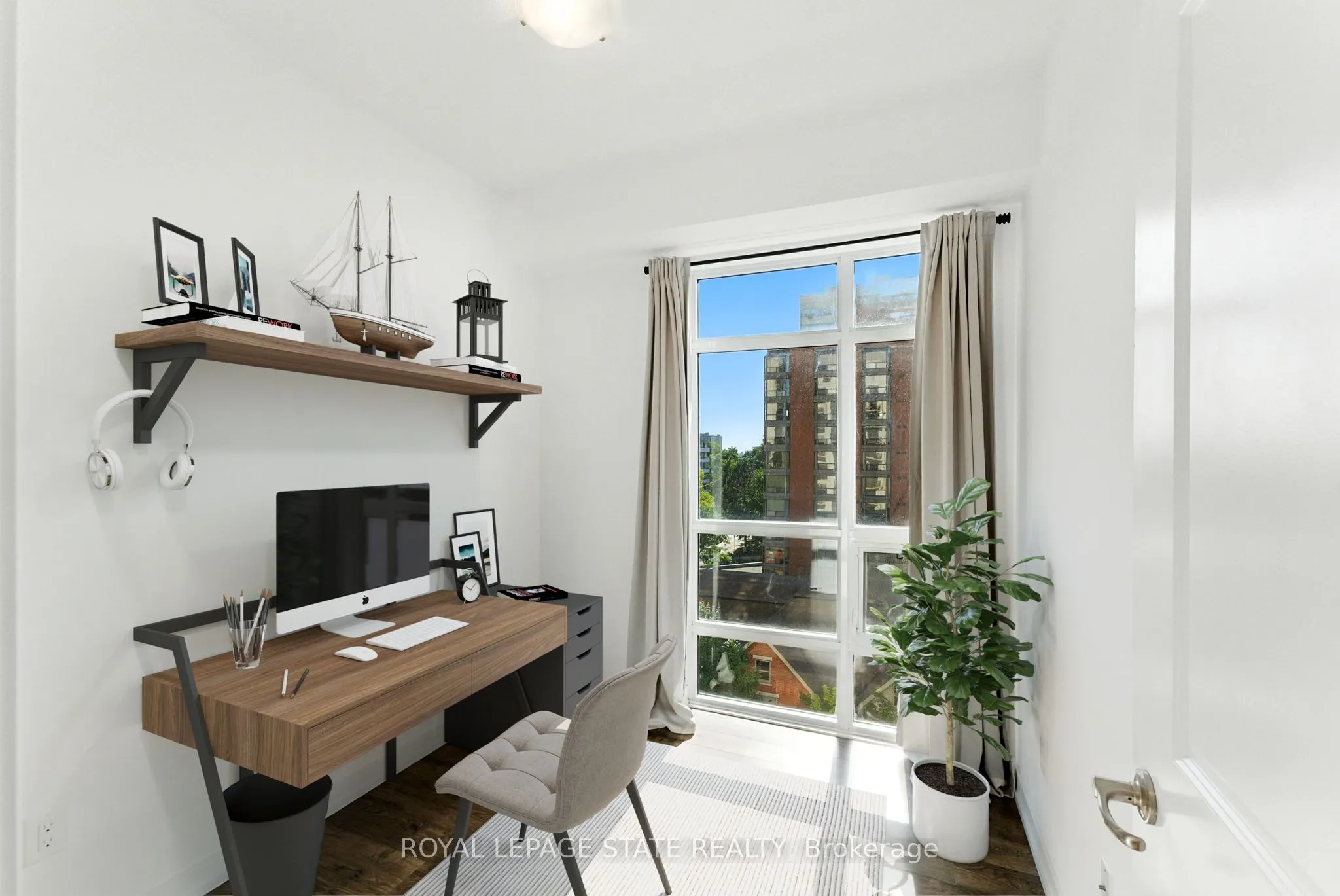 81 Robinson Street, #709
