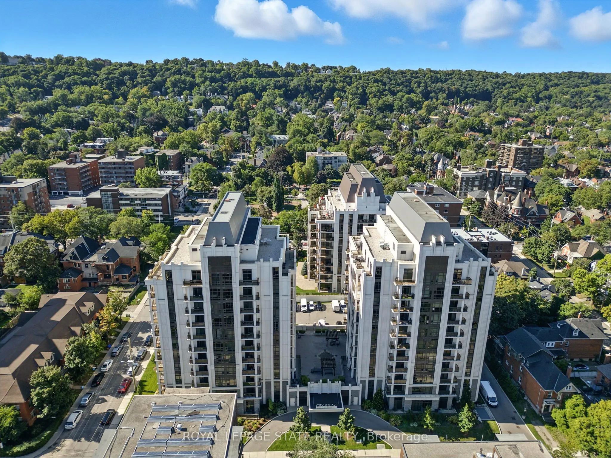 81 Robinson Street, #709