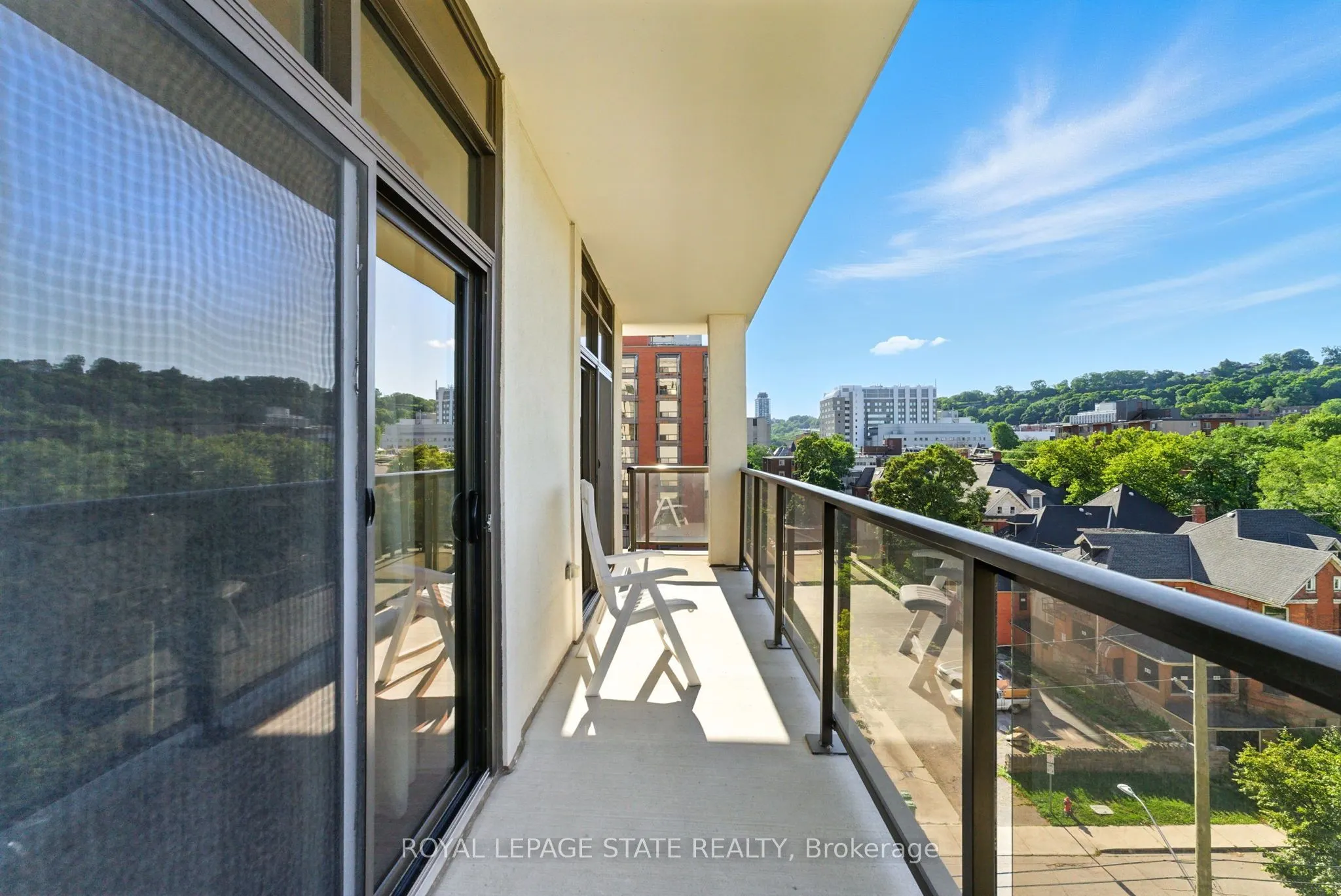 81 Robinson Street, #709
