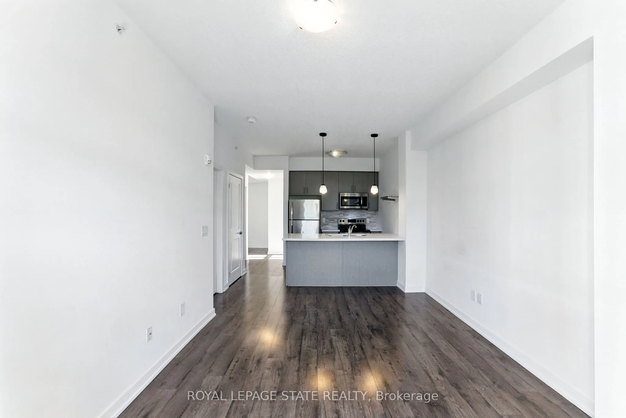 81 Robinson Street, #709