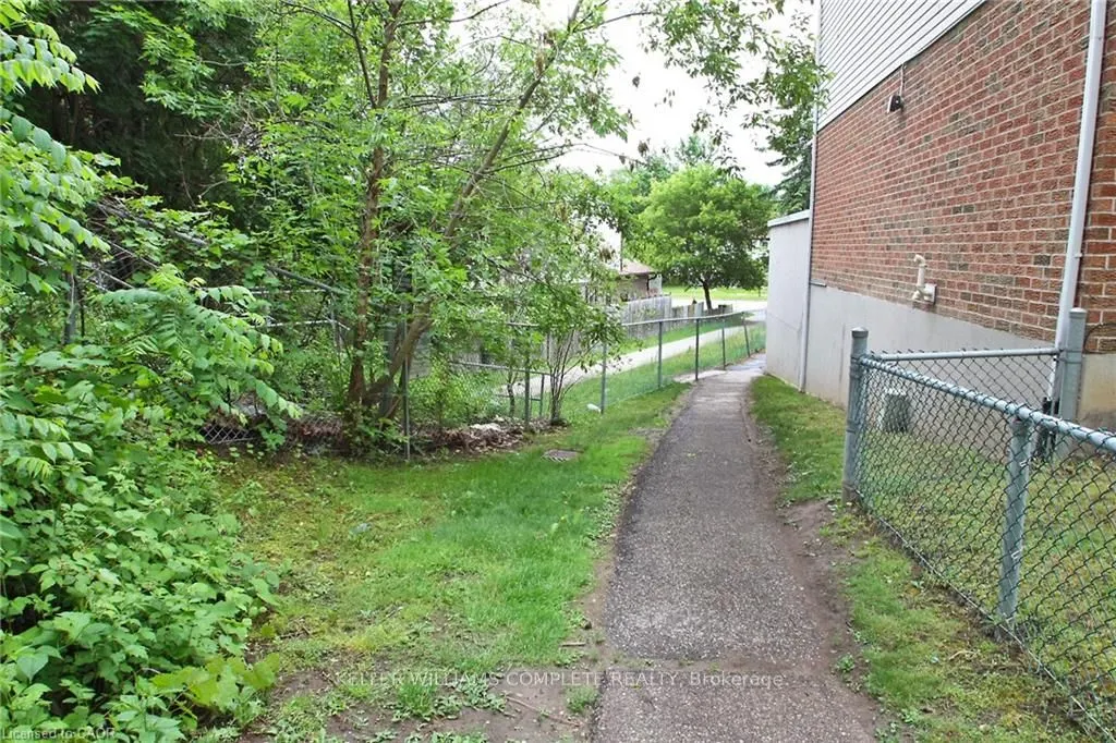 410 Pioneer Drive, #6