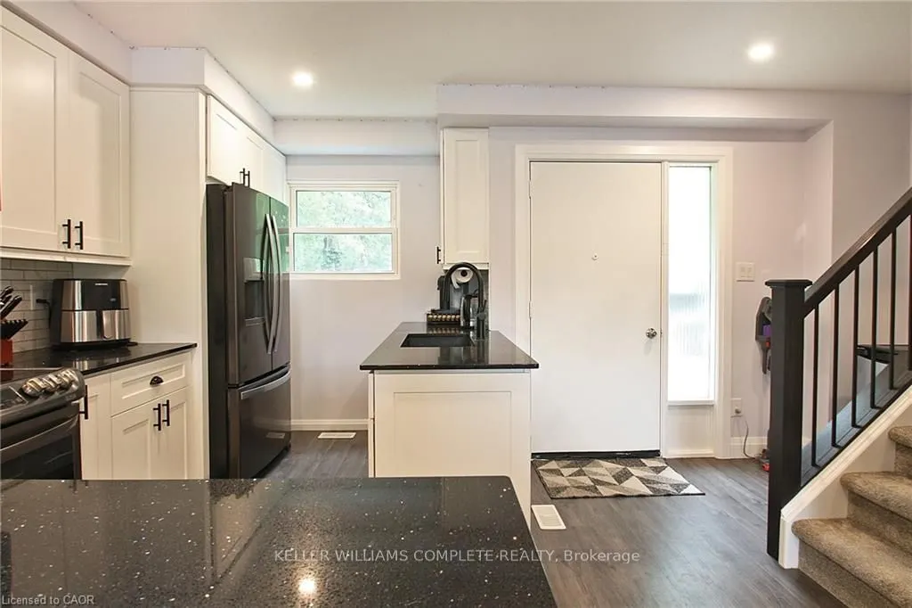 410 Pioneer Drive, #6