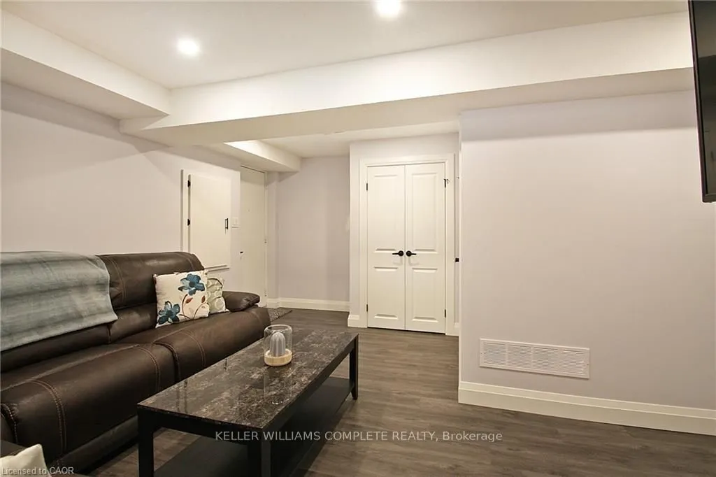 410 Pioneer Drive, #6