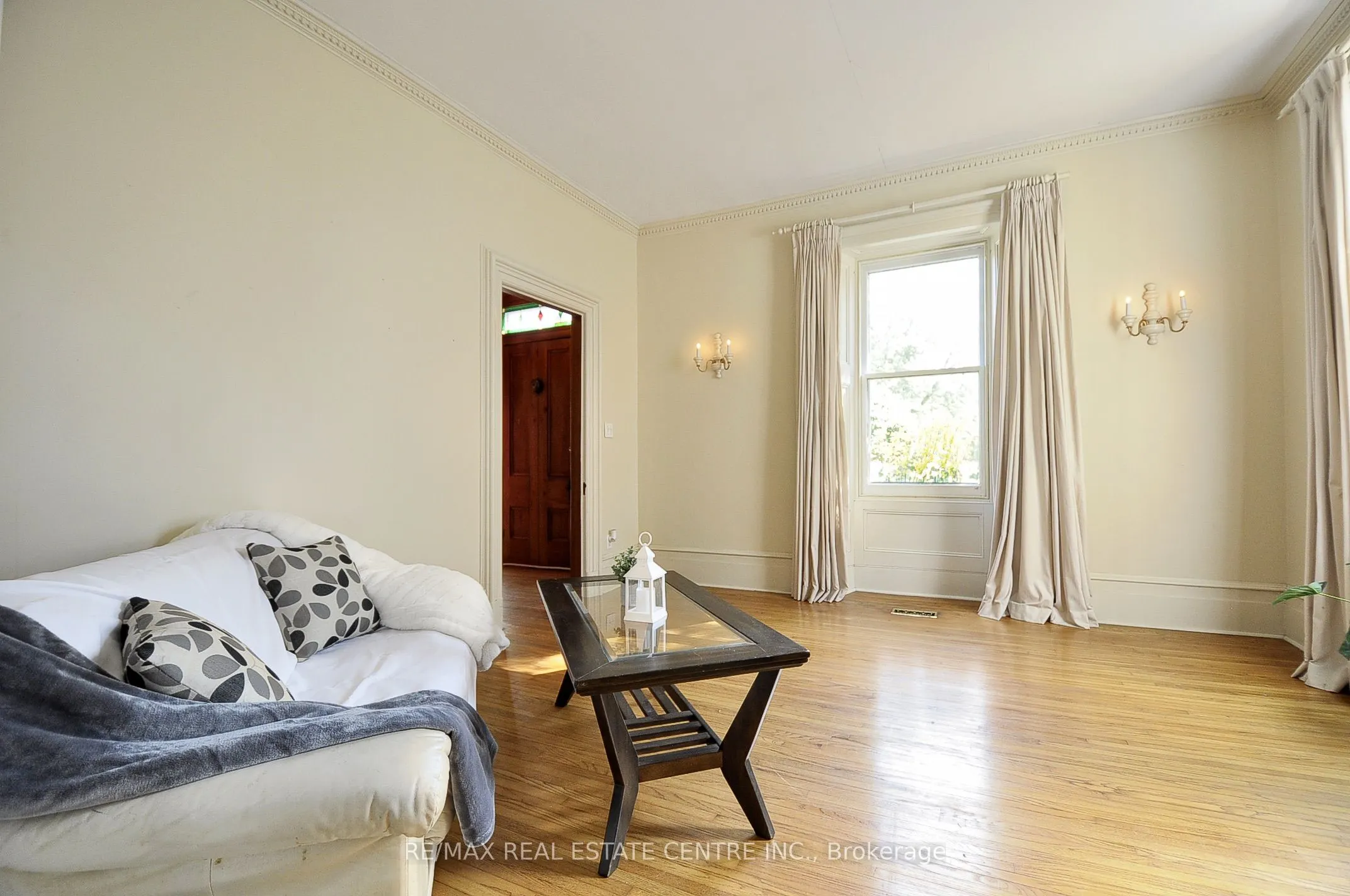 110 Grand Avenue S