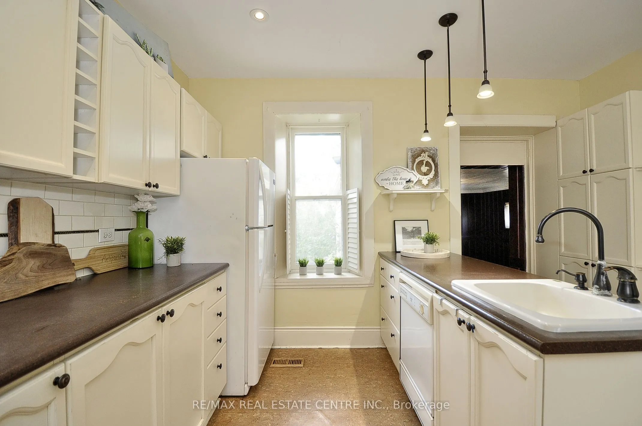 110 Grand Avenue S