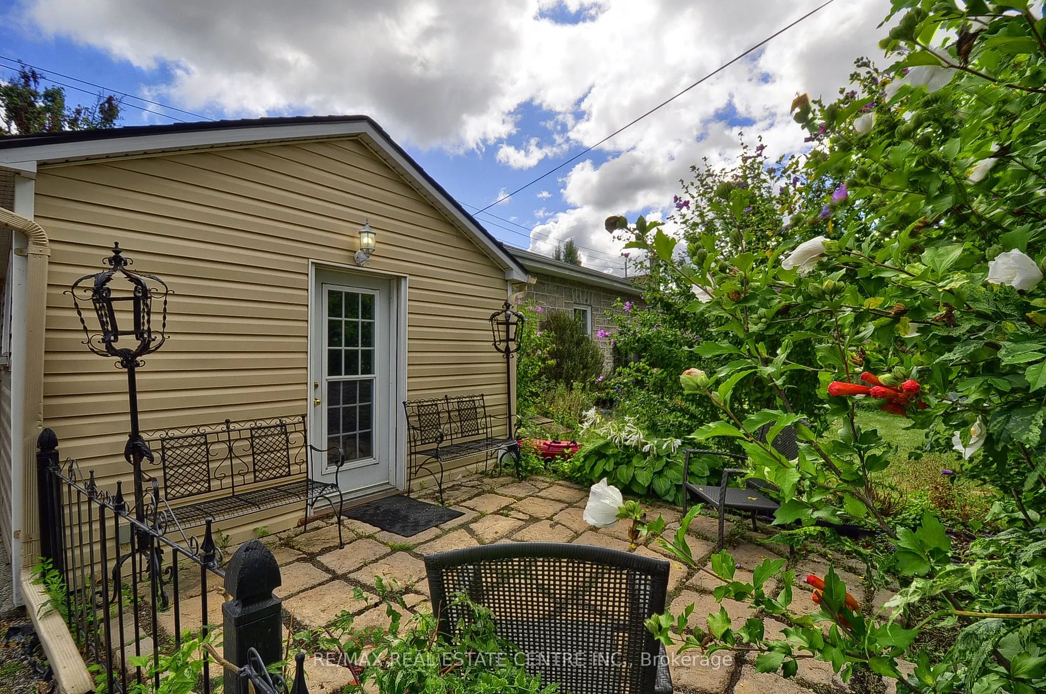 110 Grand Avenue S