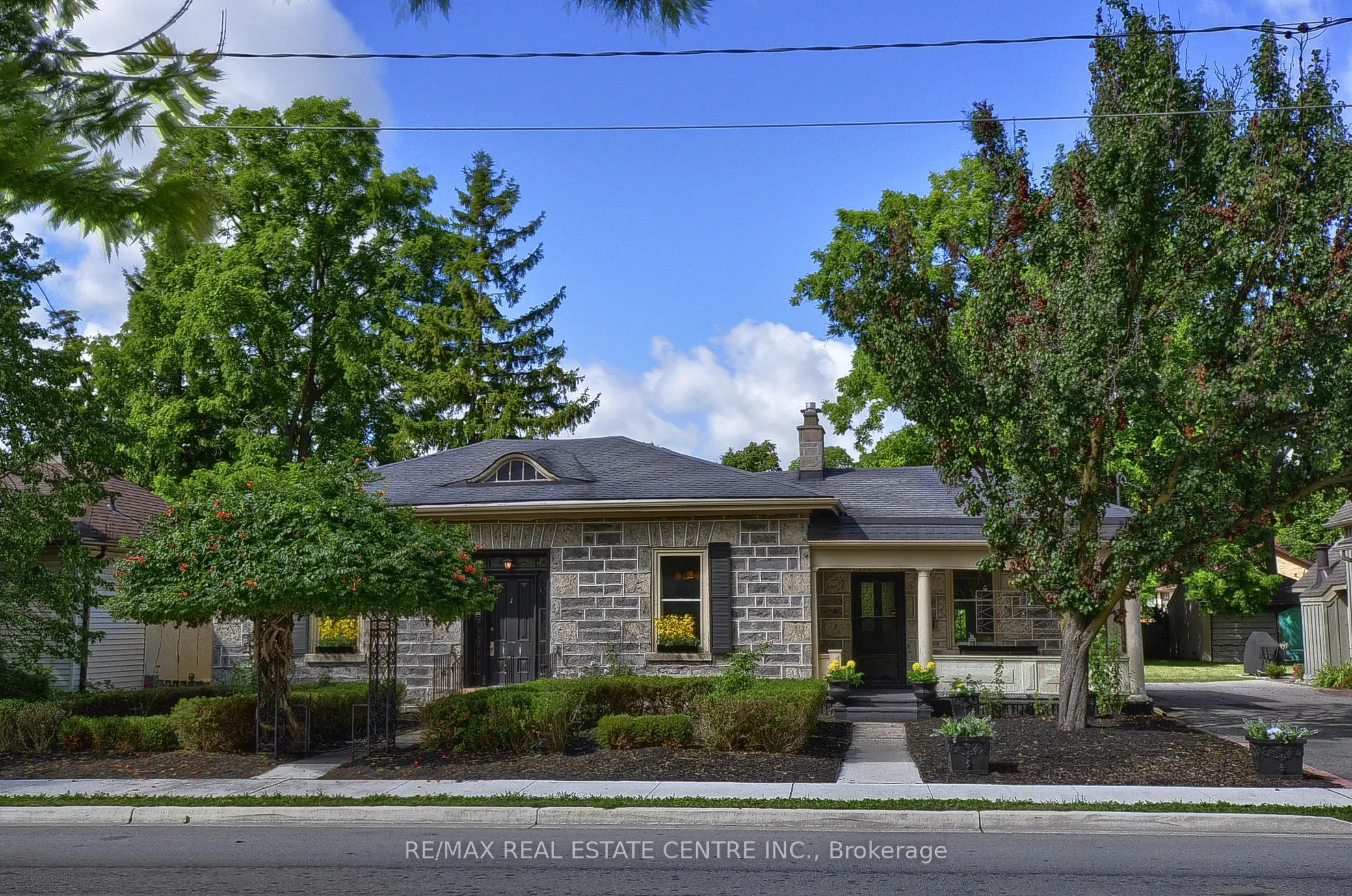 110 Grand Avenue S