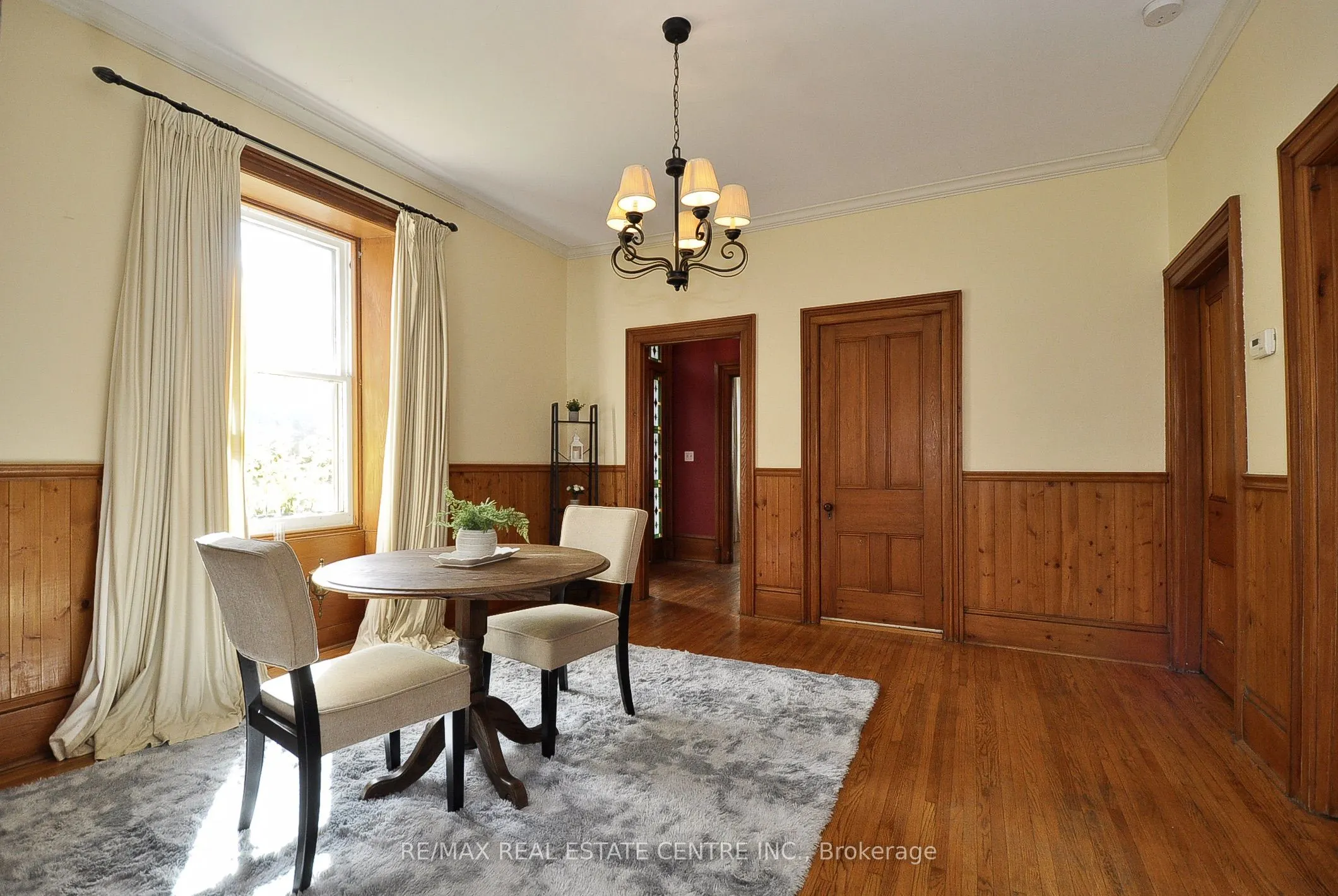 110 Grand Avenue S