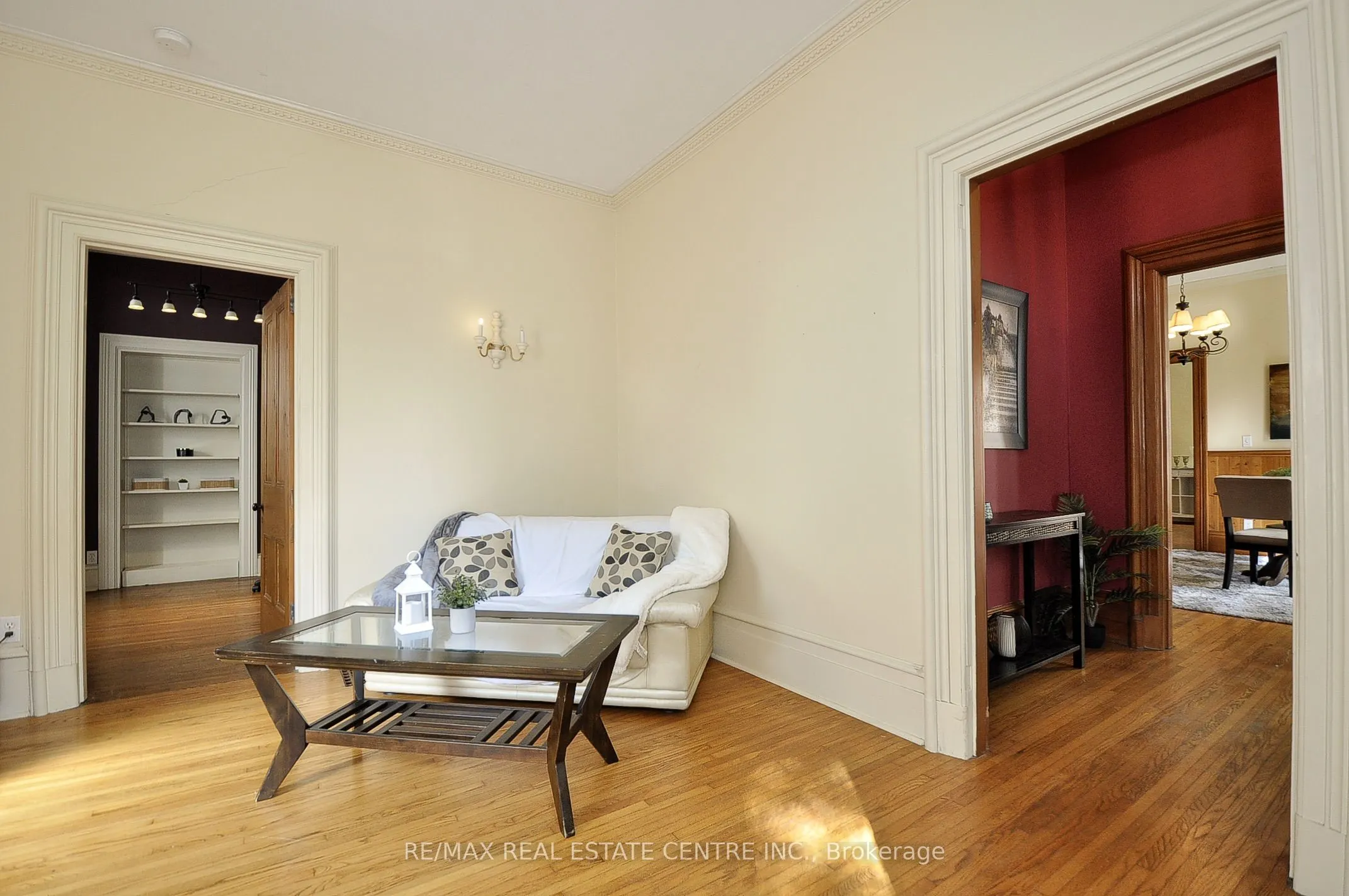 110 Grand Avenue S