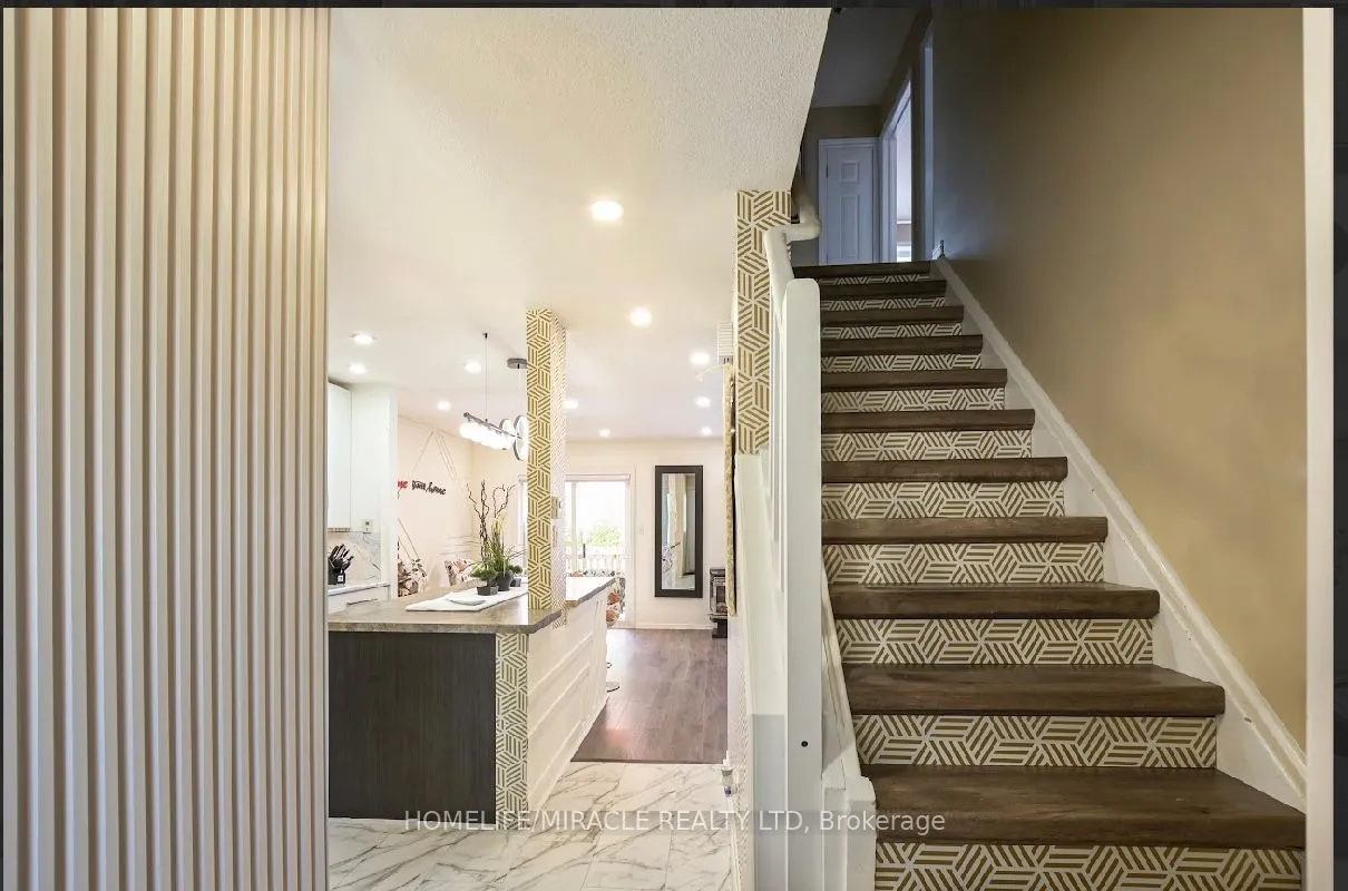 65 Scott Street, #2