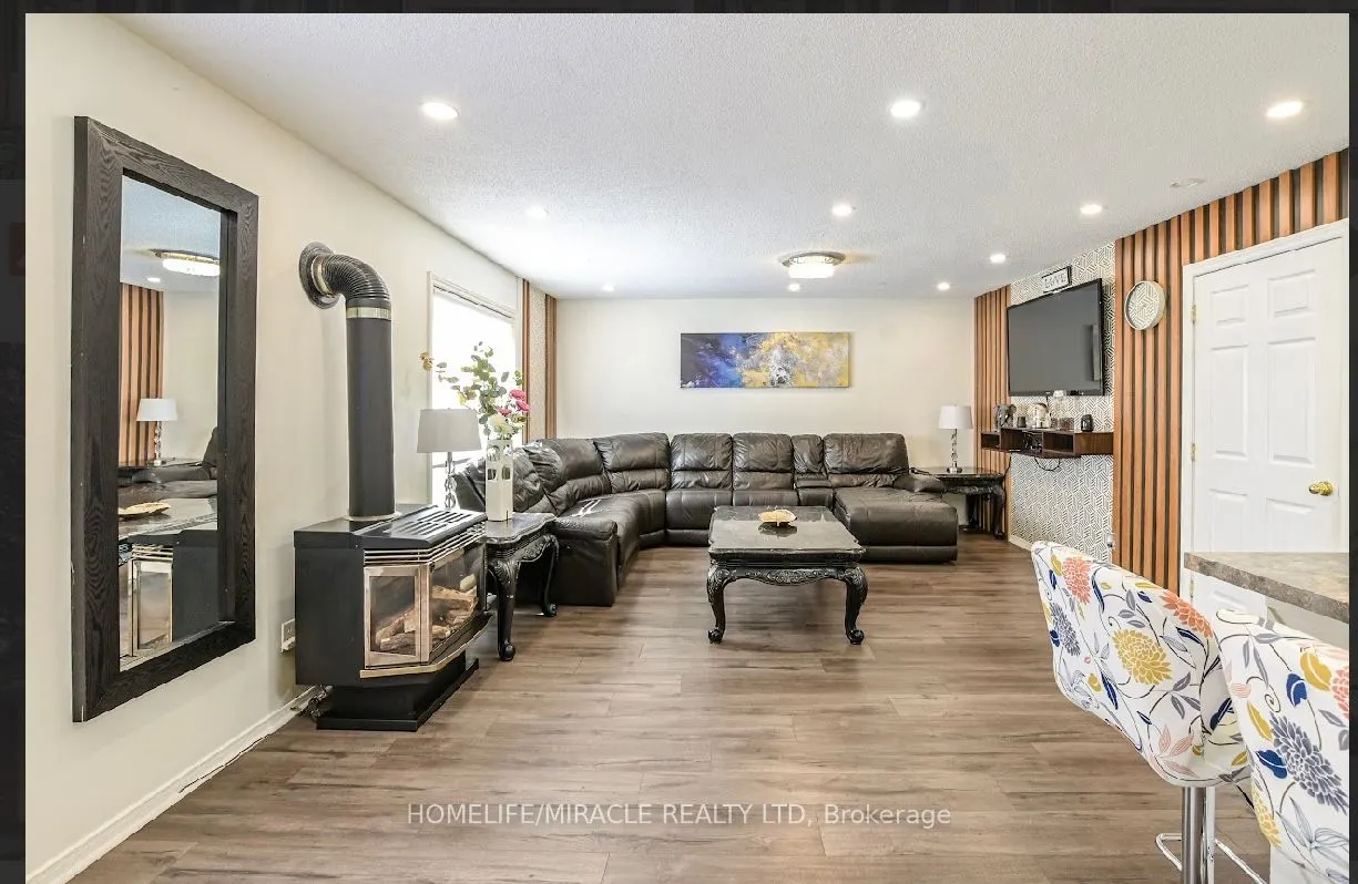 65 Scott Street, #2