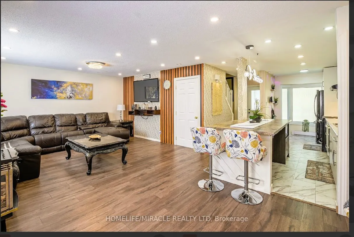 65 Scott Street, #2