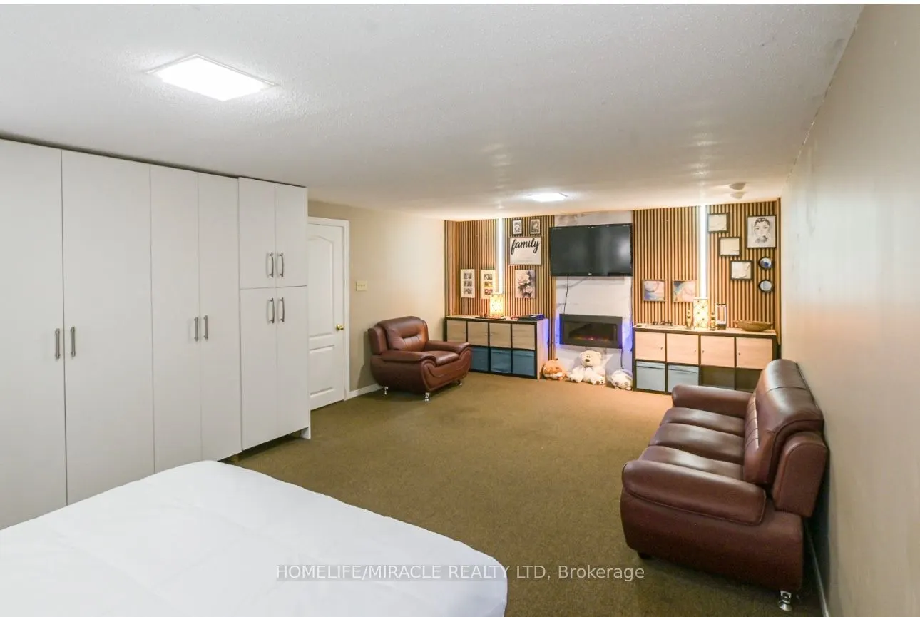 65 Scott Street, #2