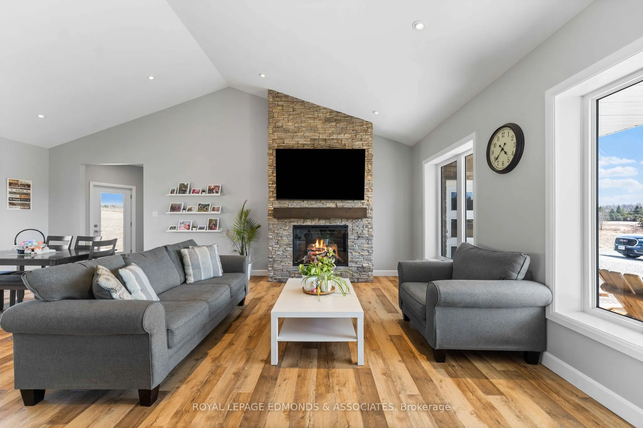 346 Foresters Falls Road