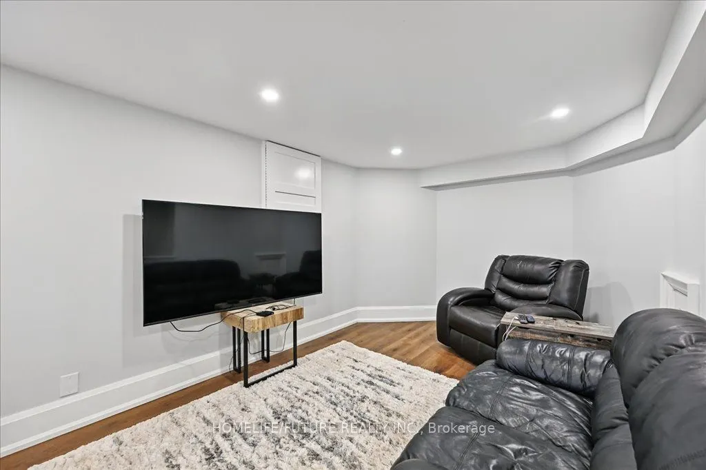 7 Grandview Avenue