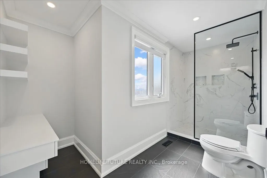 7 Grandview Avenue