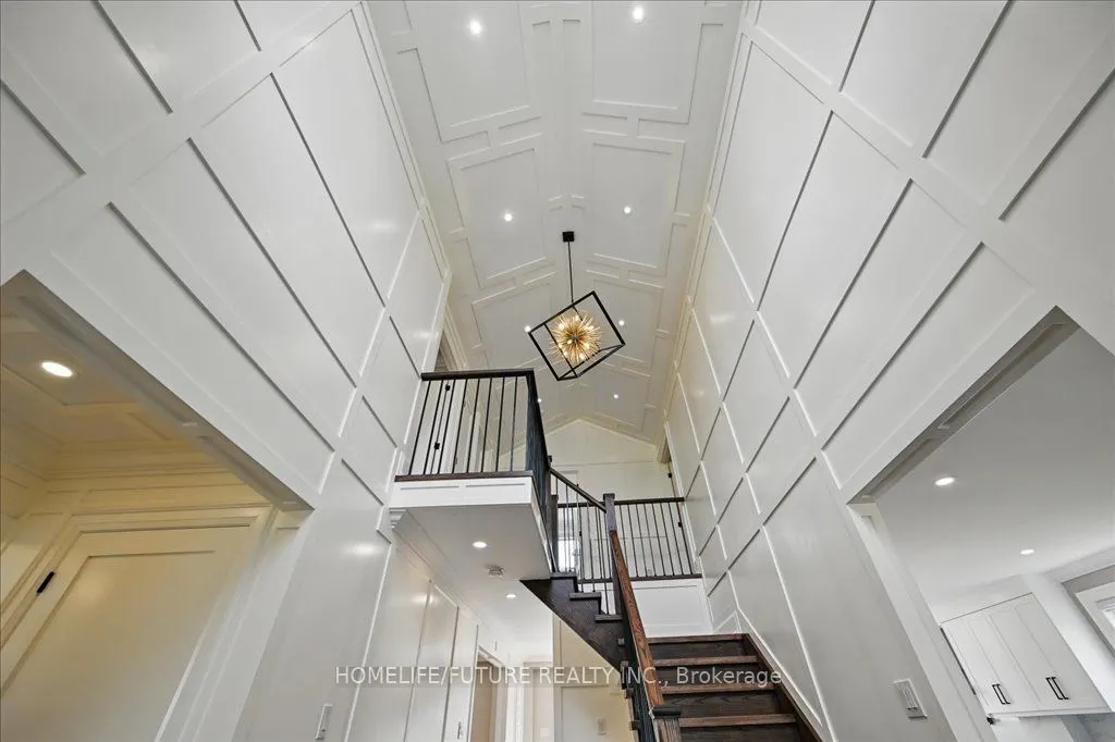 7 Grandview Avenue
