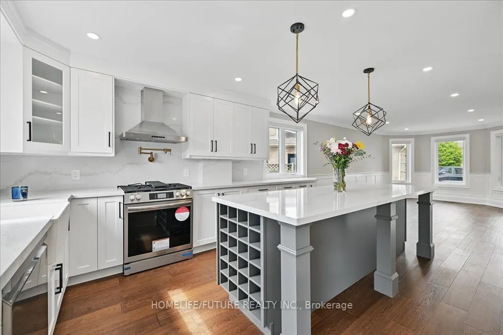 7 Grandview Avenue