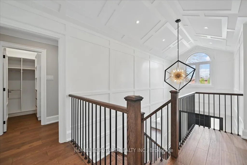 7 Grandview Avenue