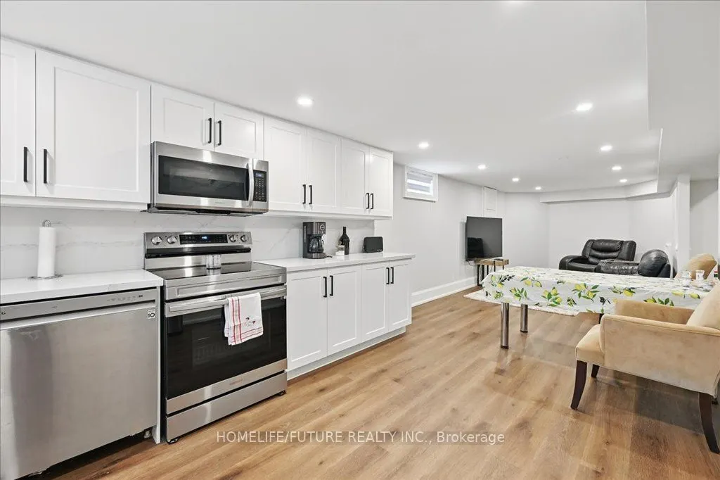 7 Grandview Avenue