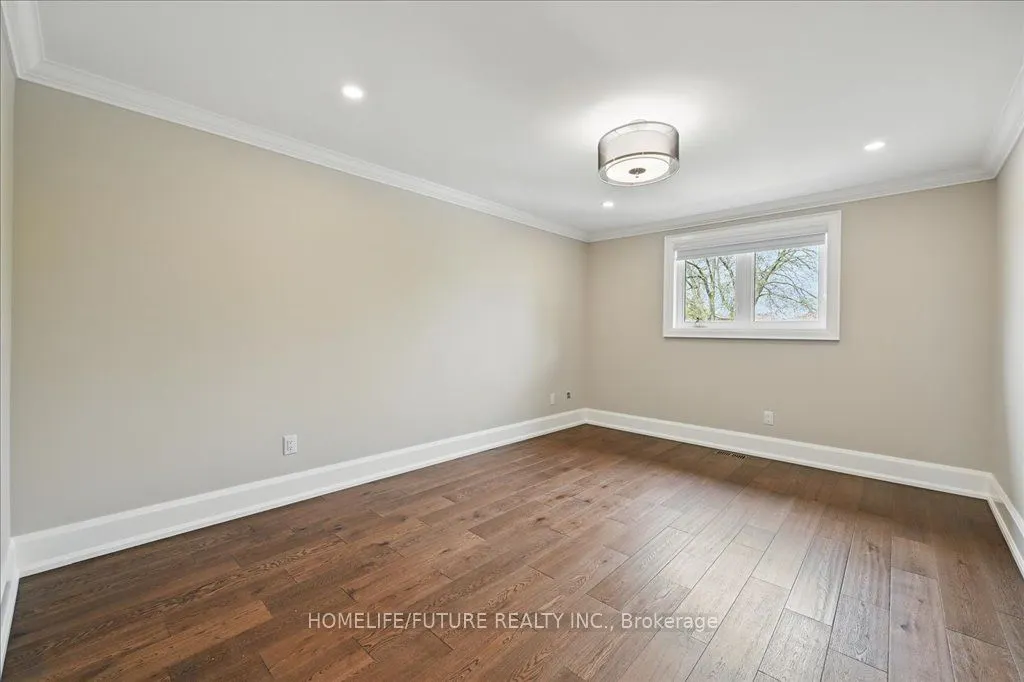7 Grandview Avenue