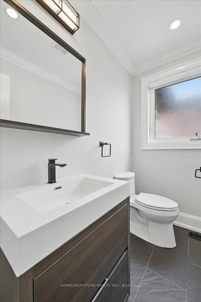7 Grandview Avenue