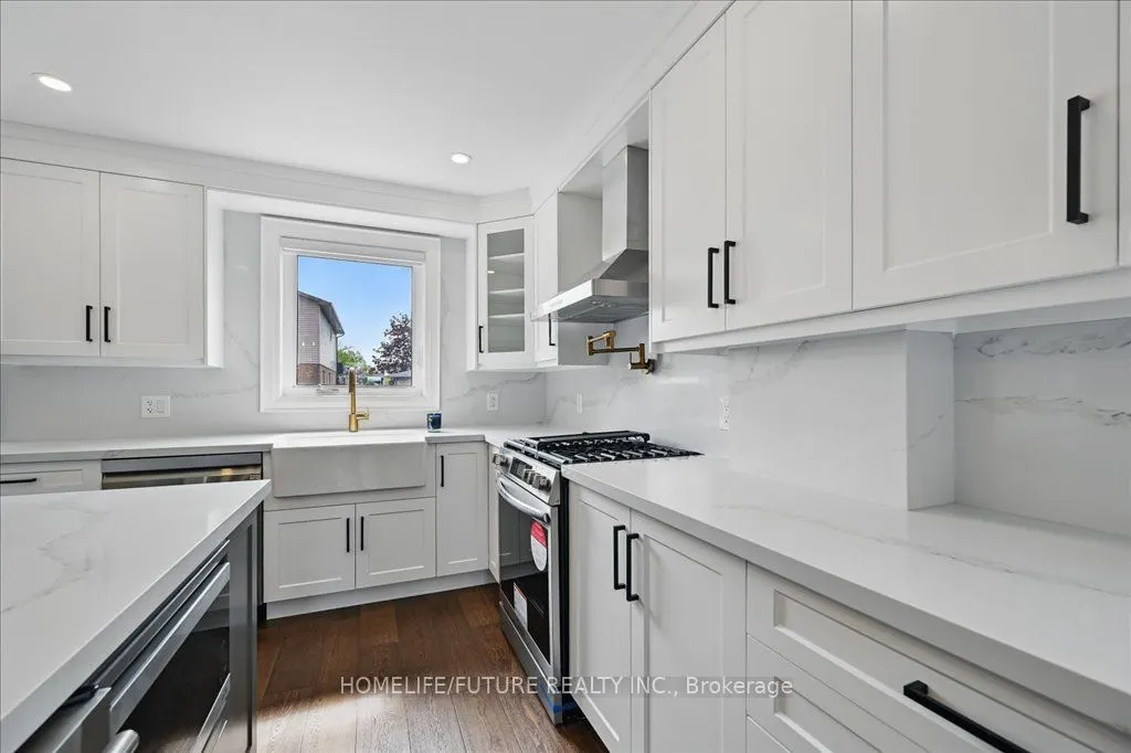 7 Grandview Avenue