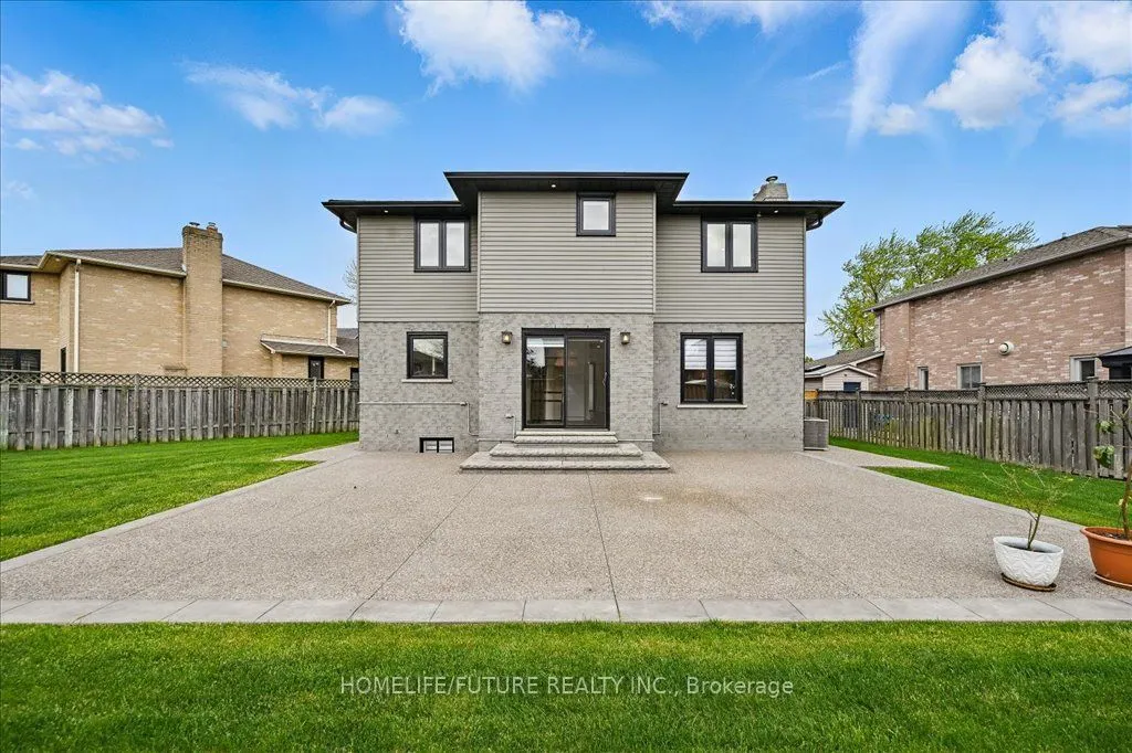 7 Grandview Avenue