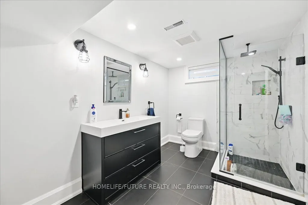 7 Grandview Avenue