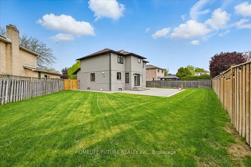 7 Grandview Avenue