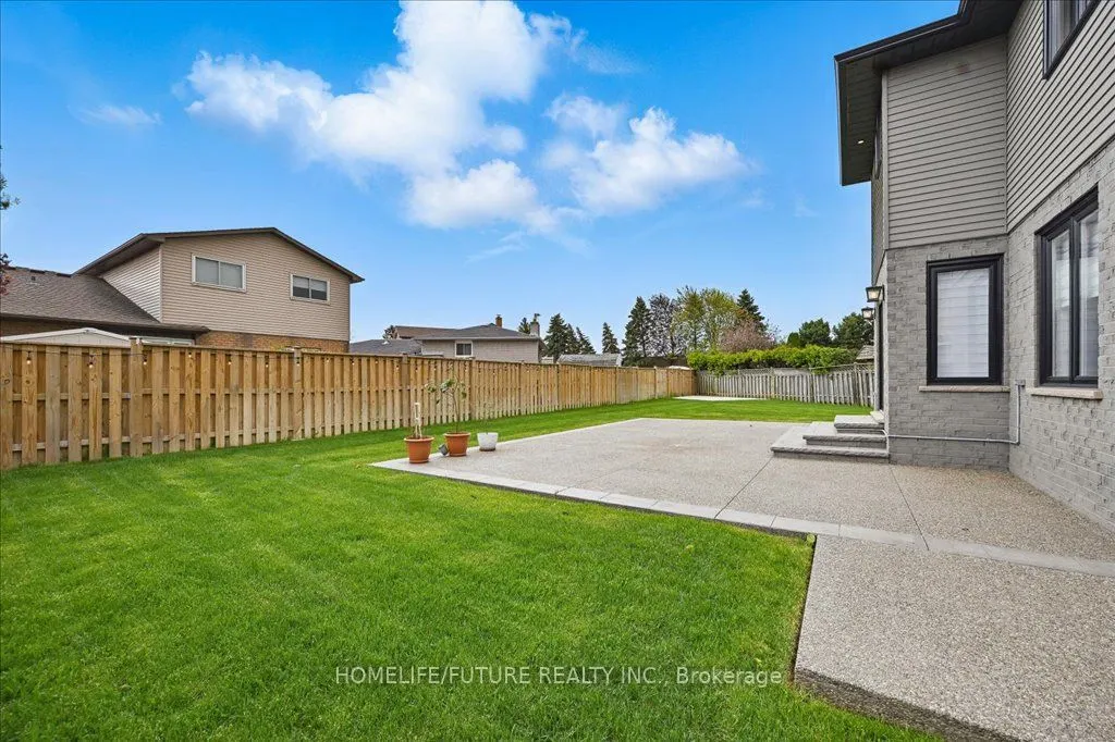 7 Grandview Avenue