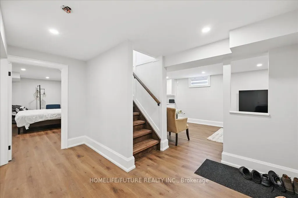7 Grandview Avenue