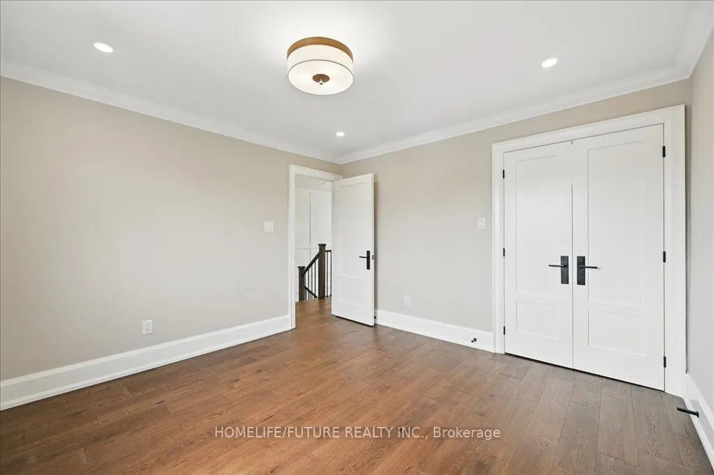 7 Grandview Avenue