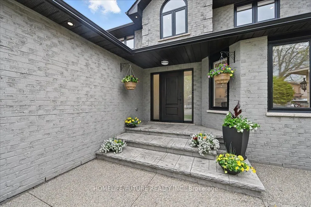 7 Grandview Avenue